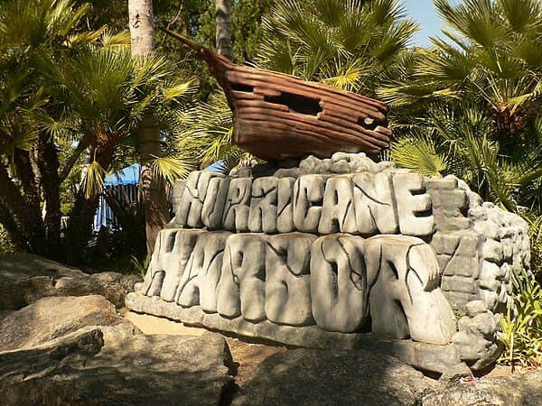 Hurricane Harbor Los Angeles