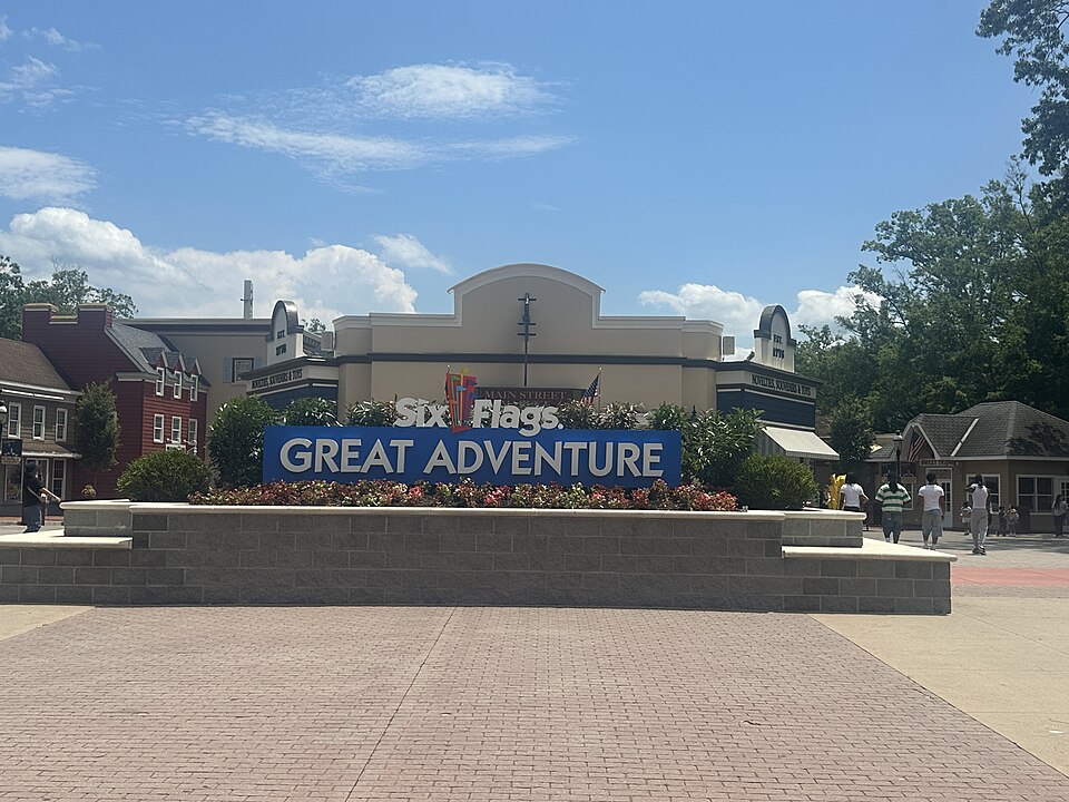 Six Flags Great Adventure Height Requirements 2026 - Every Ride | Tall
